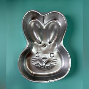 Wilton Silver Bunny Cake Pan